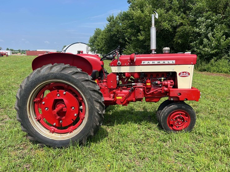 farmall-340-image-99