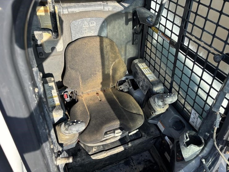 2021-bobcat-t770-image-21