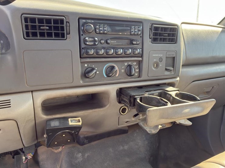2001-ford-f550-image-11