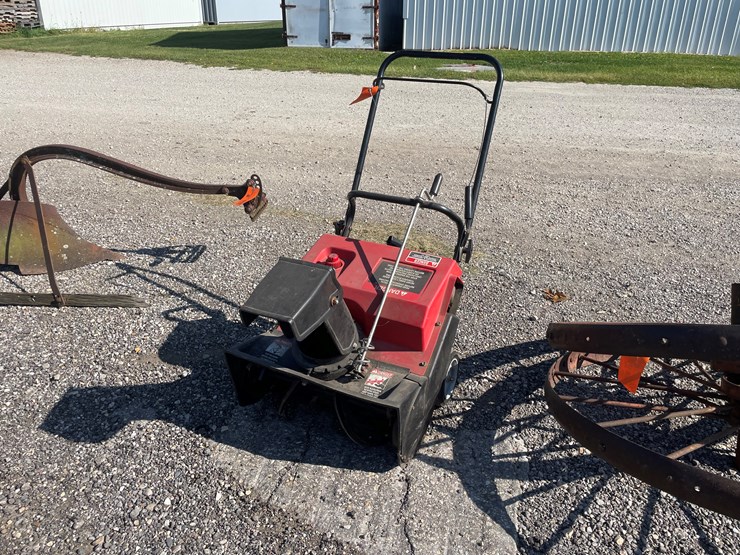 #6632-•-toro-snow-blower-image-1