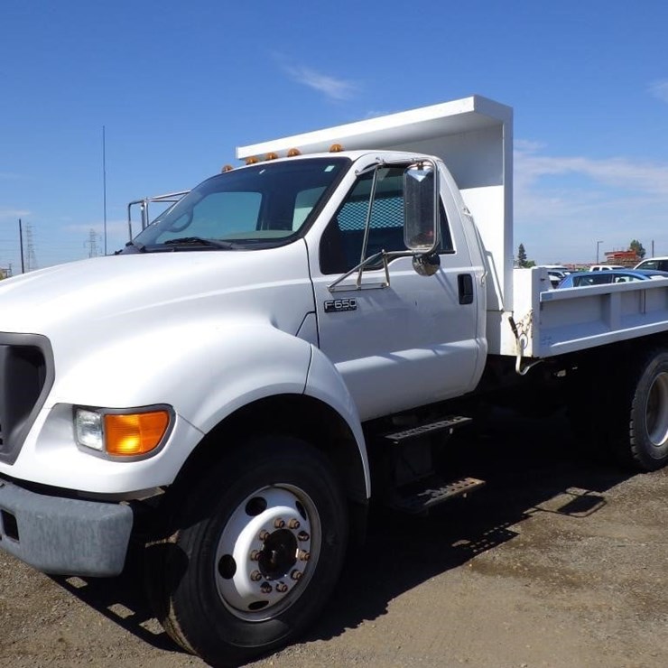 2001 FORD F650