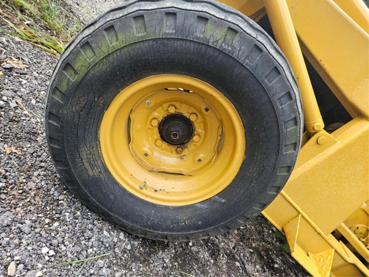 #2008-•-massey-ferguson-loader-tractor-image-38