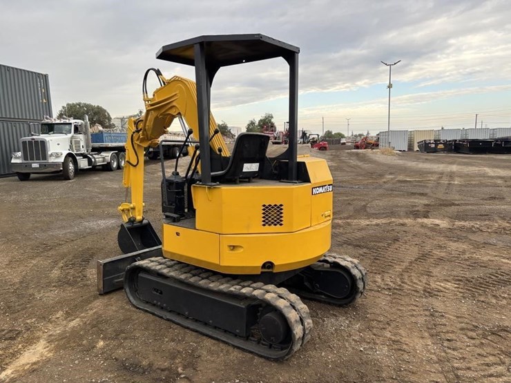 komatsu-pc28uu-image-4