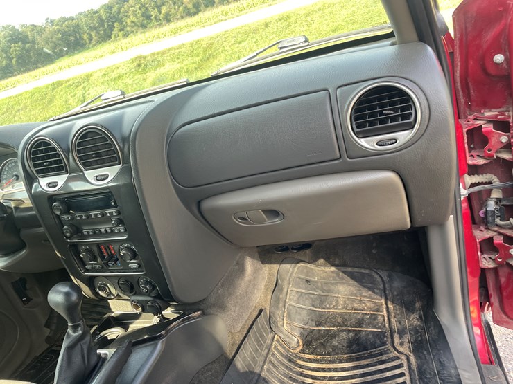 2004-gmc-envoy-image-55