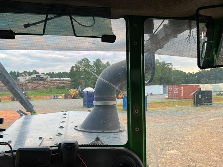 2018-deere-648l-image-36