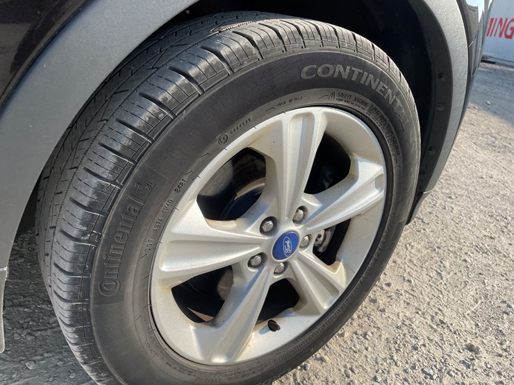 2013-ford-escape-se-image-16