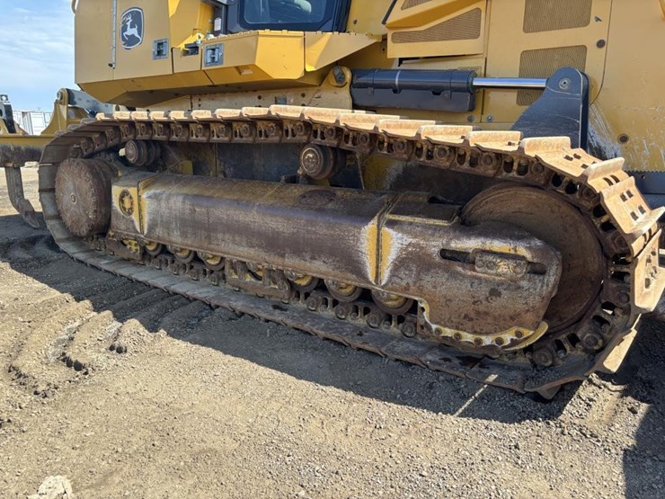 2017-deere-750k-image-28