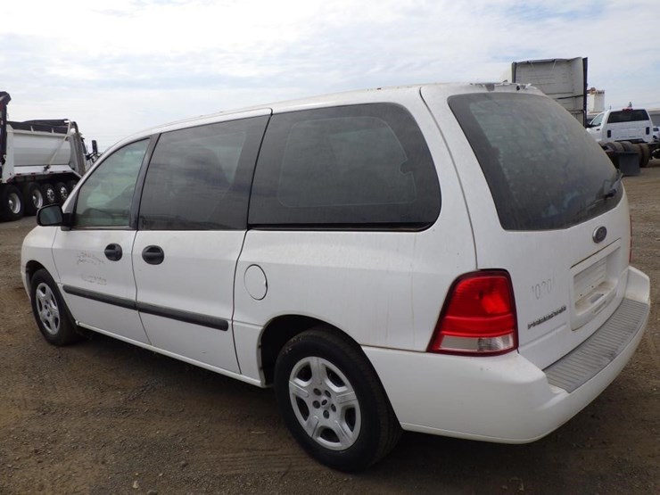 2004-ford-freestar-image-4