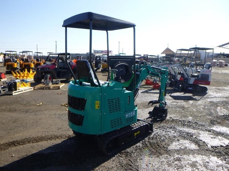 2025-agt-h15r-hydraulic-excavator-image-3