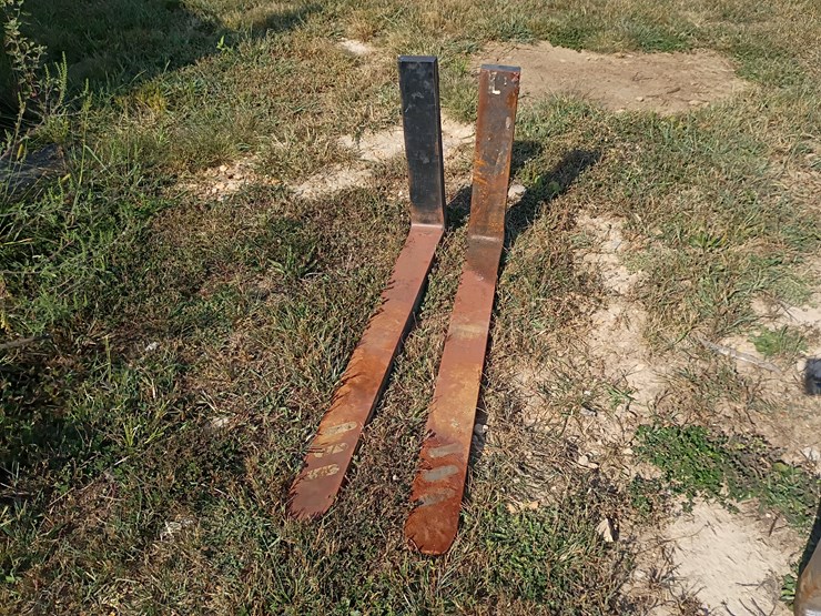 #105-•-set-of-42"-pallet-forks-image-1