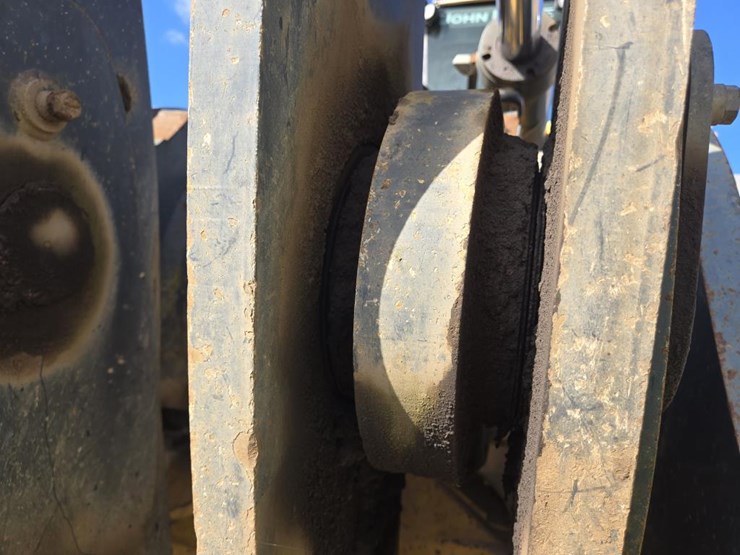 2007-deere-844j-image-25