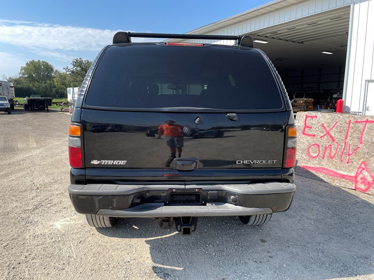 #1020-•-2005-chevy-tahoe-4x4-suv-(has-wi-title)-image-7