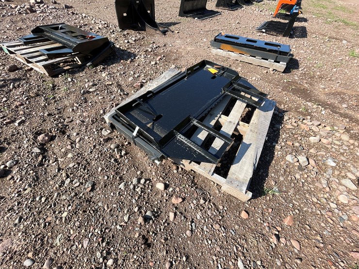 #8223-•-new-kc-45"-skid-steer-fork-frame-image-4
