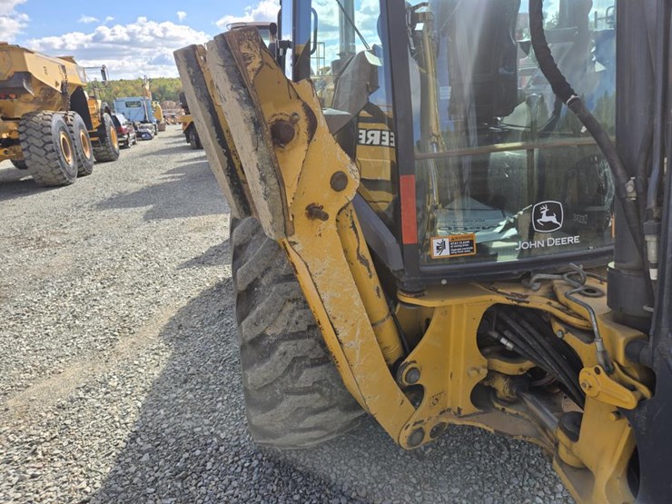 2015-deere-310sl-hl-image-33