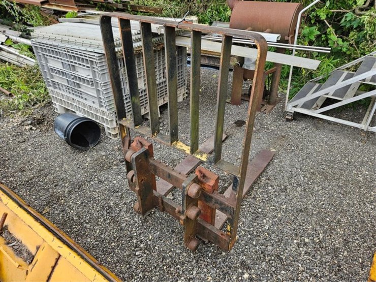 #2048-•-42"-fork-lift-pallet-forks-image-13