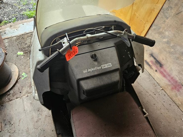 #2034-•-yamaha-sw396-snow-mobile-image-10
