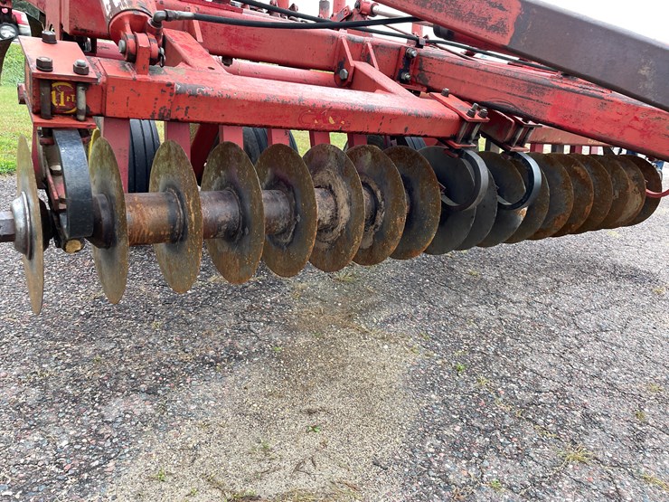 #1033-•-sunflower-chisel-plow-image-5