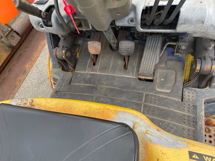 #1982-•-komatsu-forklift-(o4)-image-37