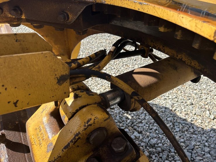 deere-770bh-image-43