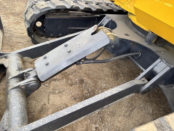 komatsu-pc50uu-1-image-18