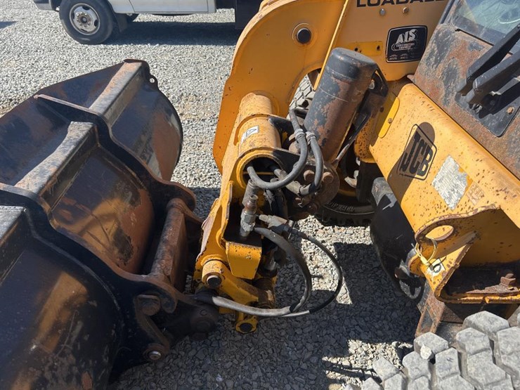 2009-jcb-527-55-image-12