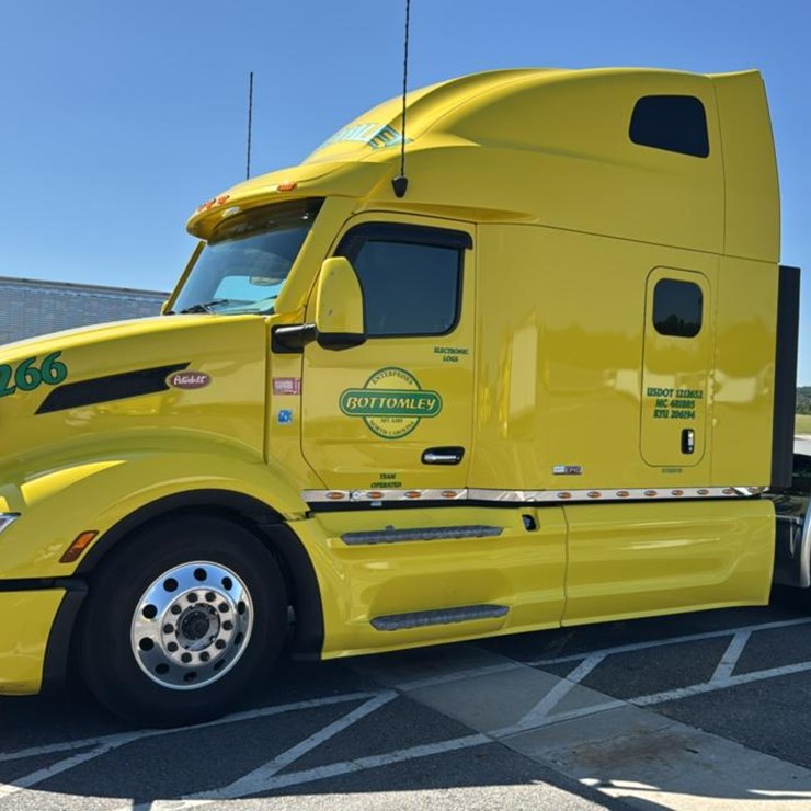 2023 PETERBILT 579
