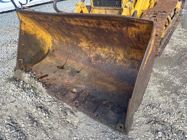 john-deere-300-image-24