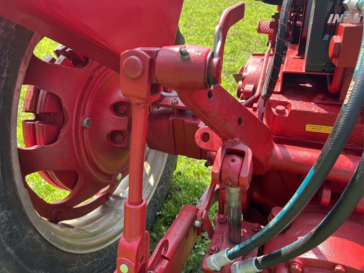 farmall-340-image-55