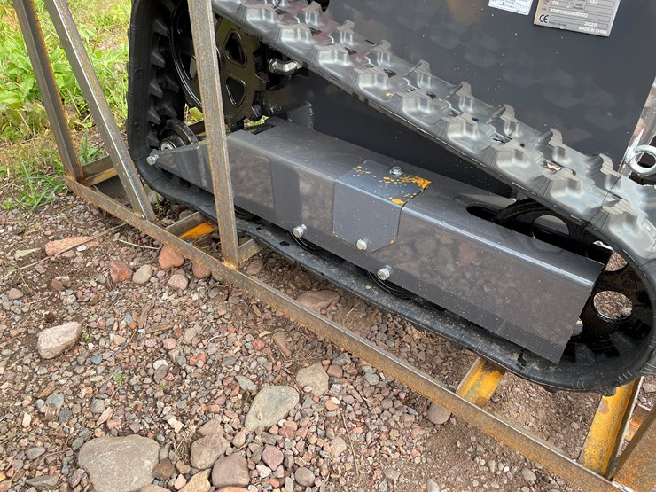 #8173-•-agt-compact-track-loader-image-14