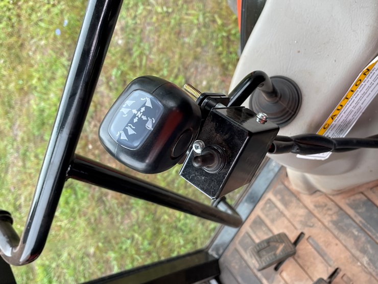 #8065-•-2024-bad-boy-4035ch-4wd-tractor-with-front-mount-berco-66"-snowblower-image-58
