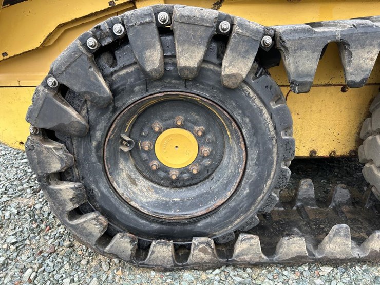 deere-240-image-46