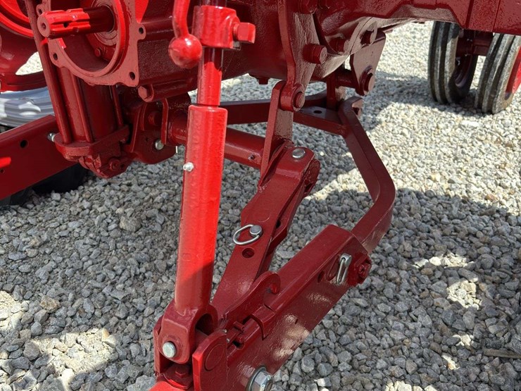 farmall-340-image-37