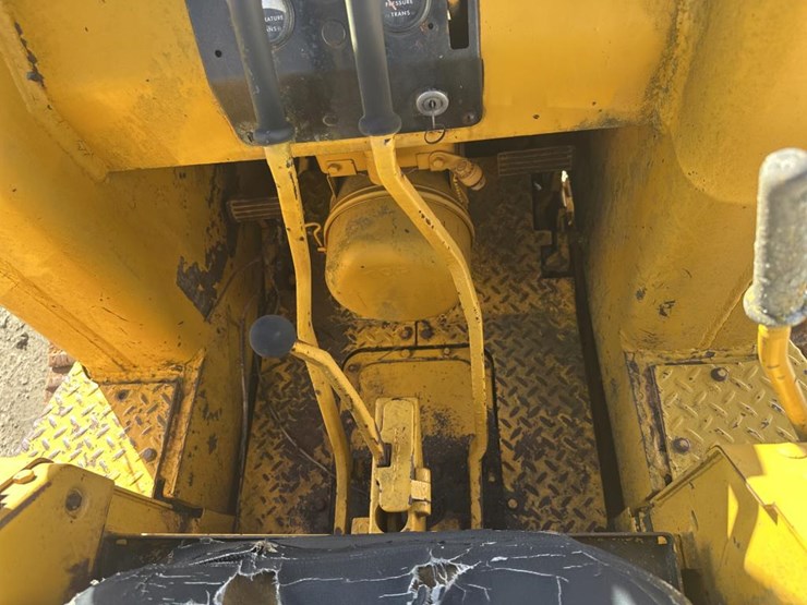 john-deere-300-image-35