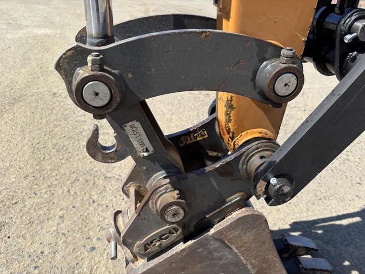2019-case-cx37c-image-14