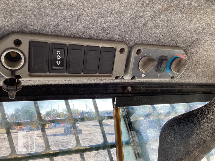 2008-bobcat-t300-image-20