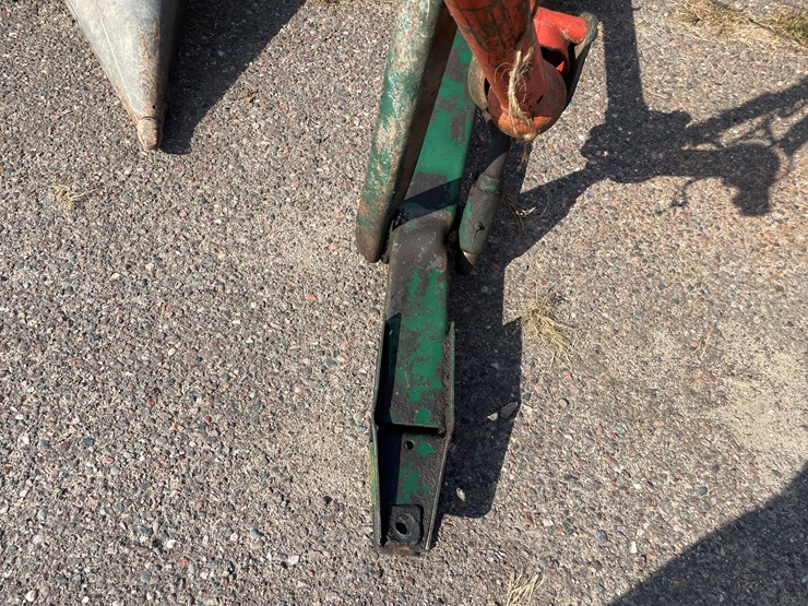 #1032-•-new-idea-(2)-row-corn-picker-image-21