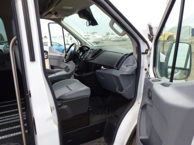 2016-ford-transit-image-6