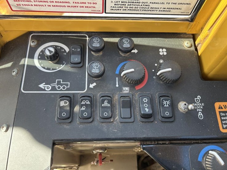 2001-deere-772ch-image-110
