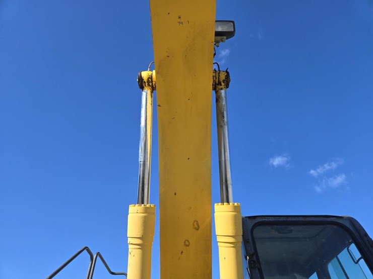 komatsu-pc210-lc-10-image-27