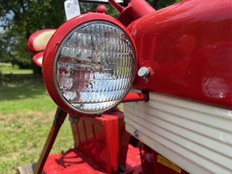 farmall-560-lp-image-39