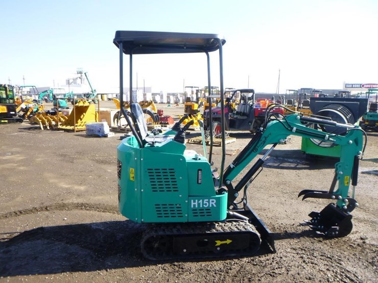 2025-agt-h15r-hydraulic-excavator-image-7