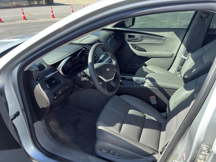 2018-chevrolet-impala-sedan-image-11