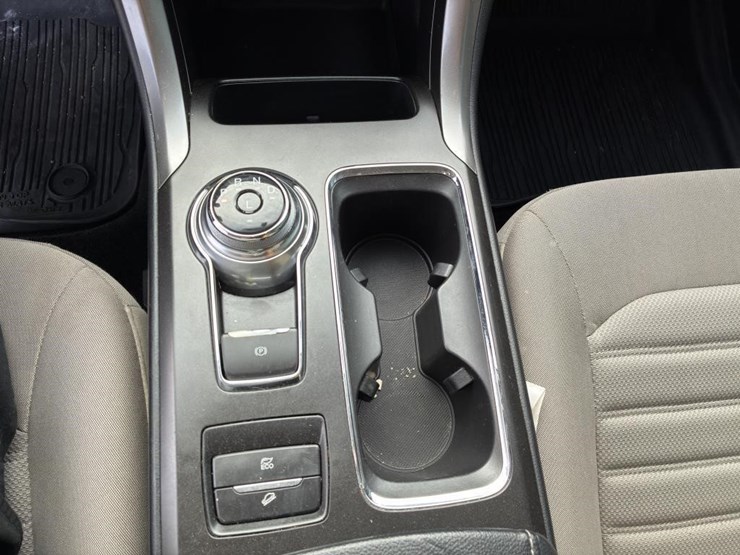 2018-ford-fusion-sedan-image-14