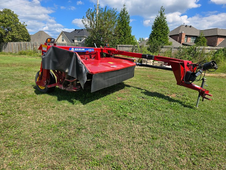 2023-new-holland-210-image-3
