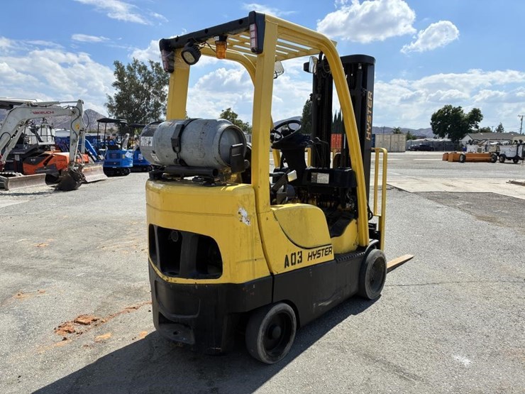 2010-hyster-s40ft5-forklift-image-3