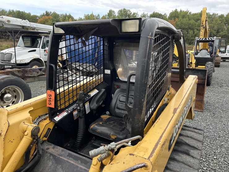 deere-240-image-30