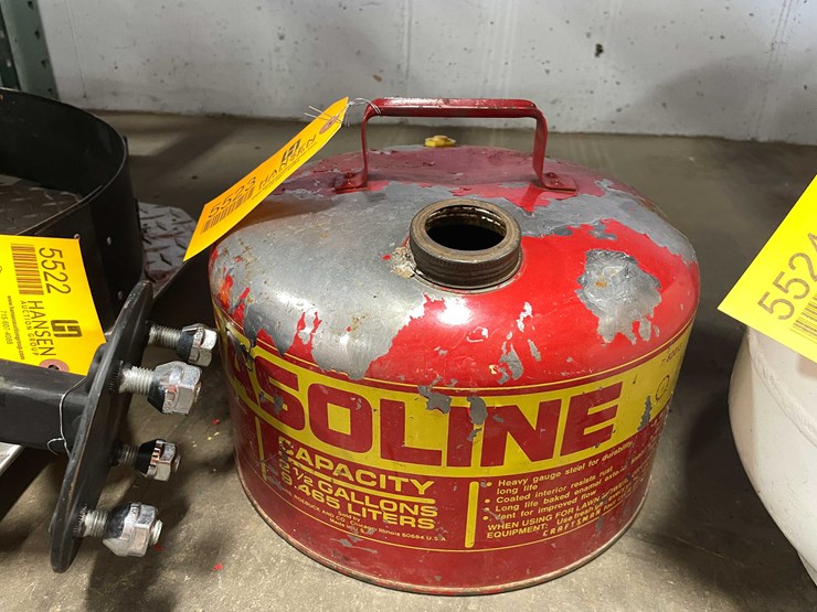 #5523-•-2.5-gallon-metal-gas-can-(cw)-image-1