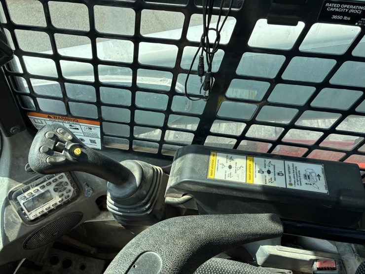 2022-bobcat-t870-image-19