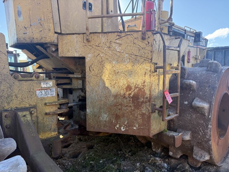 caterpillar-836-image-25