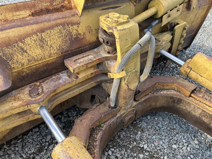 caterpillar-d4h-image-20